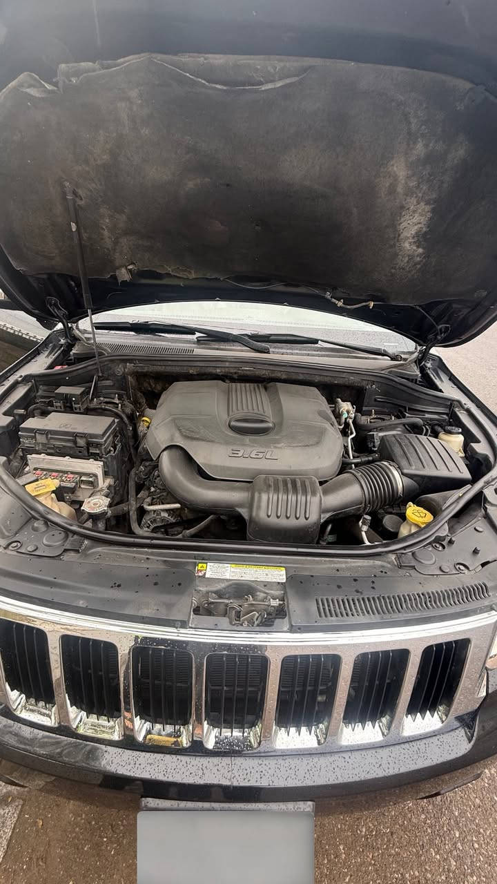 السلام عليكم جيب لاريدو 2011 ((كفاله عامه من الصبغ ولحادث)) ،،رقم بغداد بأسمي،، ماشيه 151 الف .. عنوان بغداد 
السعر ((153)) للاتصال ***********
