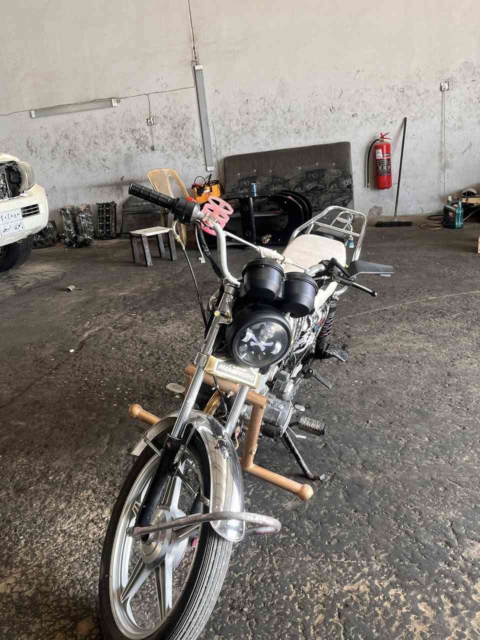 سلام عليكم دراجه للبيع نامي برو 2020 منفيس محرك خير من لله نشاط فول دراجه حيل مرتبه  على دشبول دجتل ولايت عدسه زنون قطعيتن العادي او ابو الجمجمه او مرايات السلاتت زوجين بس ماشاد الثانيه ضفيره جديده تايرات جدد كهربائيات كامله بس نقصه اشاير ماشد اله جيب وشد لله شاهد الدراجه فول بس راح اشيل الغير محافظه ومجبور ابيعه 450 وبيه مجال
ولي مو عاجبه سعر يكرمنه بكسوته فدوه الدراجه مرتبه وتسوه وغراضه كله جديده 
متواجد فيس او وتساب ***********
