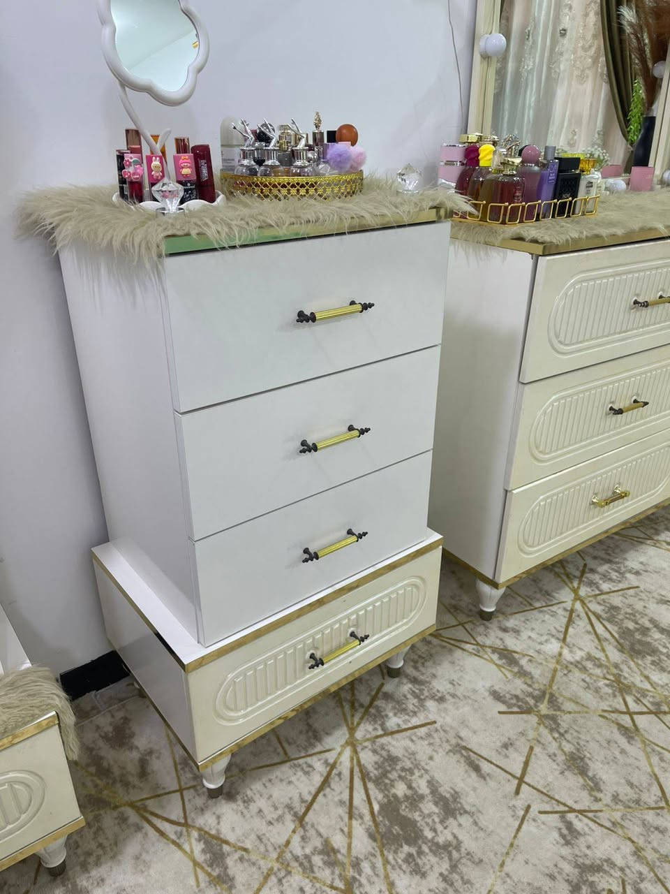 السعر 600 مع الدوشك وبيهه مجال
تتكون من 7 قطع
العنوان بابل حله نادر الثانيه للتواصل ***********
