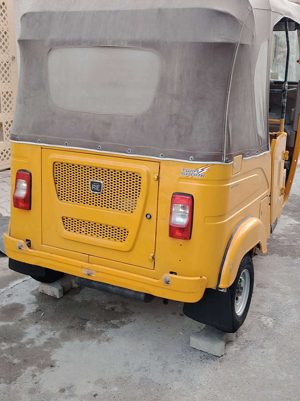 السلام عليكم تكتك لبيع ٢٢ كفاله عامه ***********
