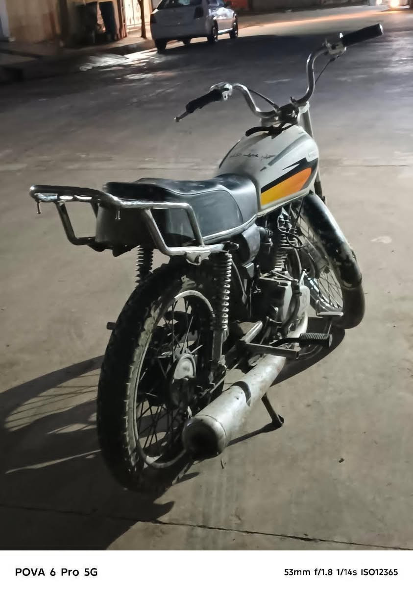 السلام عليكم دراجه للبيع السعر 300 و بيه مجال متواجد خاص و رقم تلفون ***********
