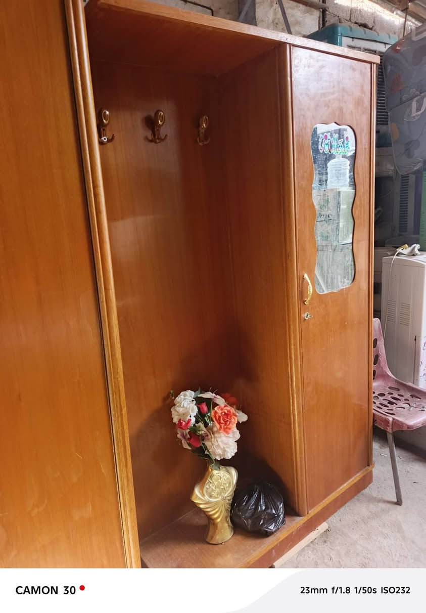 السلام عليكم غراض مستعمله لبيع العنوان ام الهواء مقابل شارع الحمداني***********
