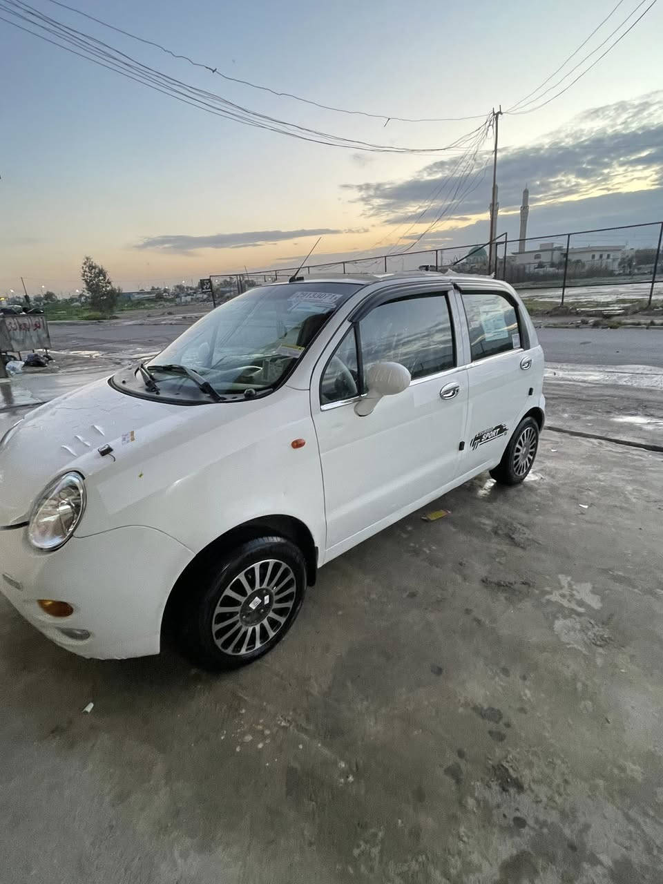 السلام وعليكم شيري كيوكيو 2013 السياره جديده 
محرك وكير شرط طخم تايه جديد باتري جديد
تبريد وتدفئه شغالين شرط 
طخمها كلو جديد مامتعوبه السياره 
كابون بانزين بيها شرط التحويل من الشرعي 
التواصل 
***********
