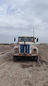 سياره سكانيه موديل 79رقم الهاتف 07809600455