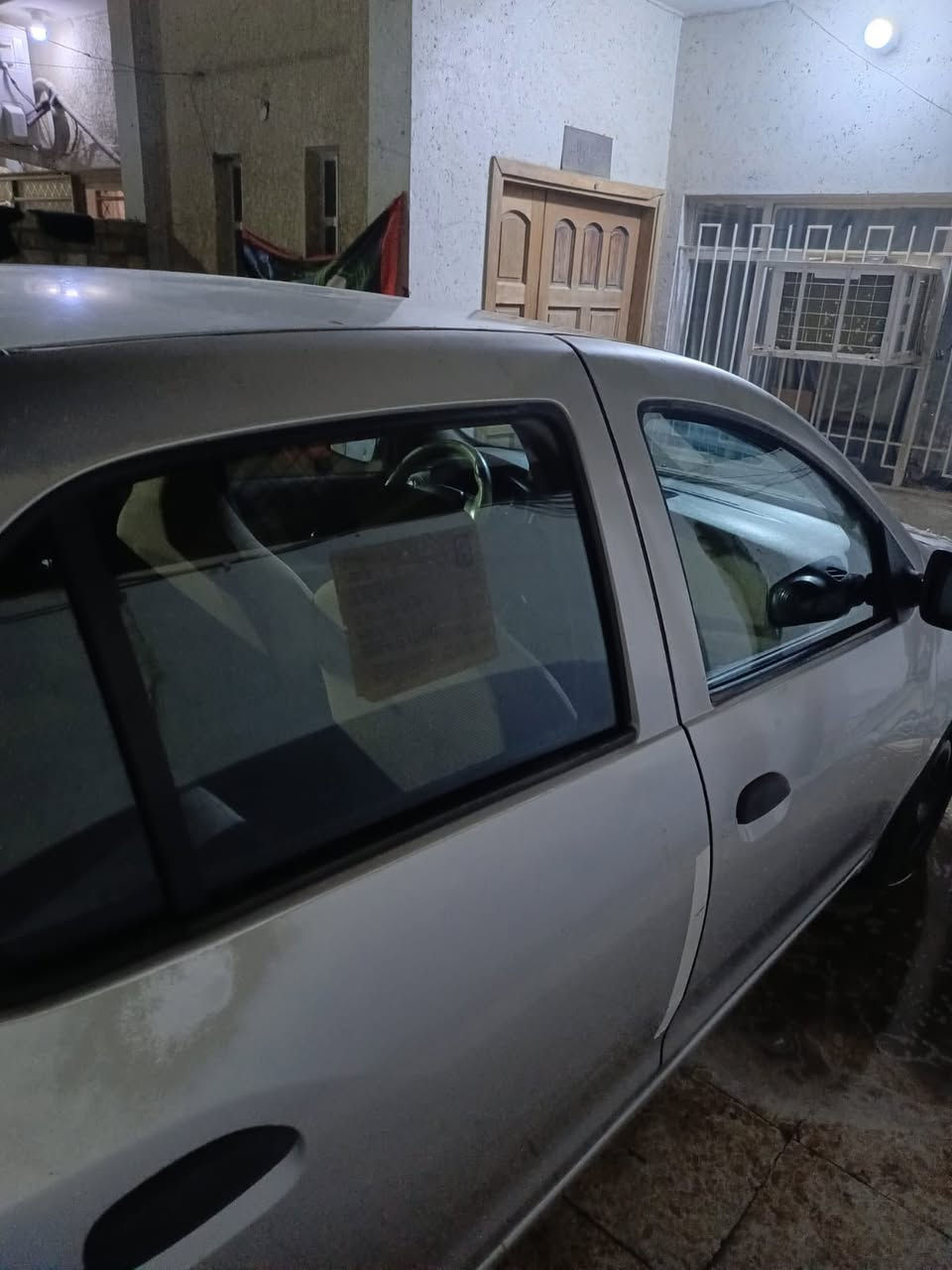 السلام عليكم رينو سينمبول 2016 للبيع 
كير اوتو ماتيك
سياره تدفئه تبريد خير من الله 
صدر جديد 
رقم اربيل جديد هزه العام 
سياره بسمي تحويل ثاني يوم 
سياره بيه طخه خفيفه جاملغ السابق وعكس السائق الخلفي وعوزه بوليش 
مكينه خير من الله اربعه اسلندر 1600
اقتصاديه مكان سياره بغداد الامين الثانيه 
سعر السياره 62 ورقه بيه مجال  
انتصل رقم***********
