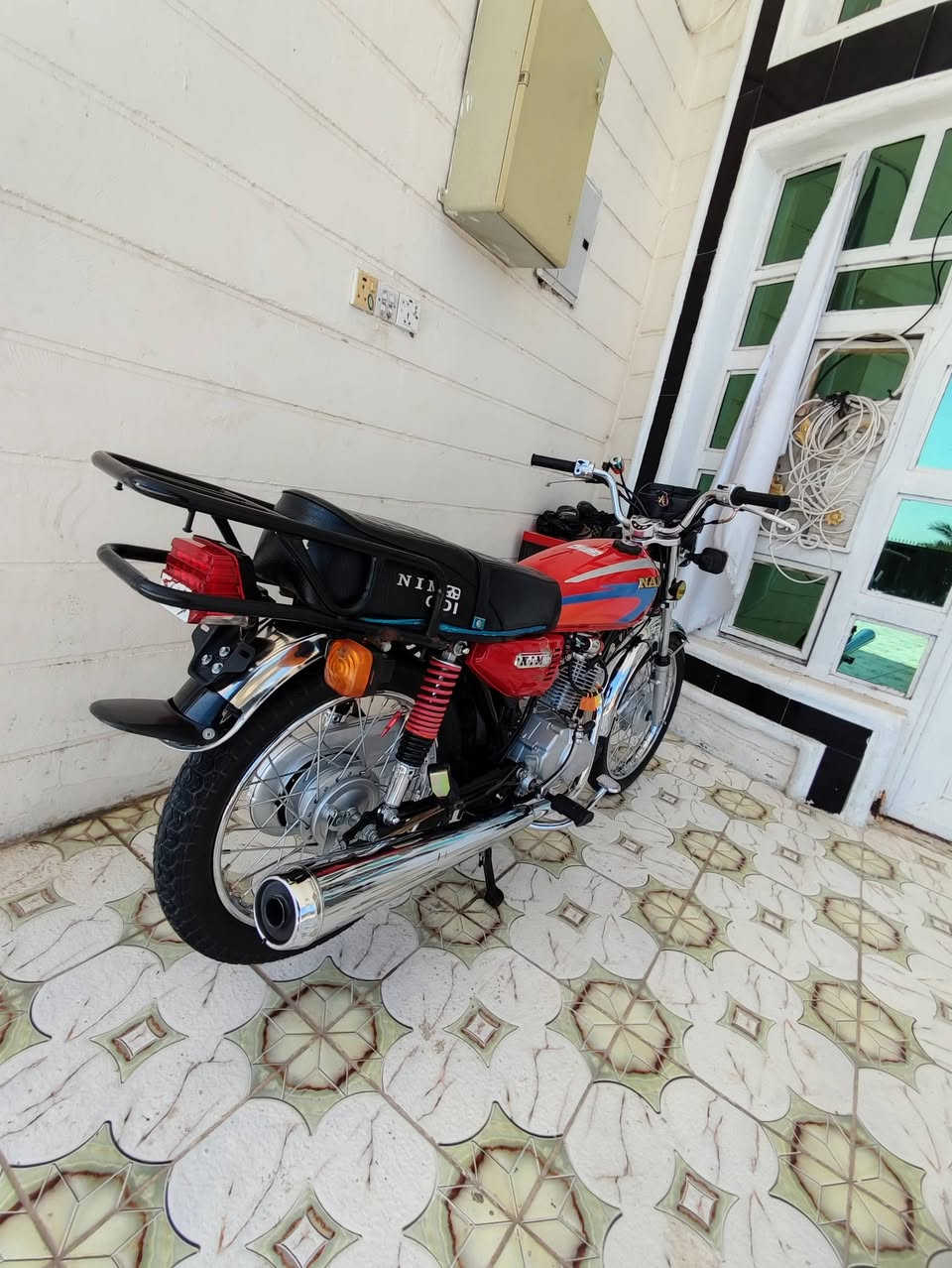 سلام عليكم دراجه للبيع  موديل 2025 كفاله مامفتوحه صارله شهر ونص من طالعه بيع مستعجل السعر 650وبيه مجال المكان بابل الكفل رقمي ***********
