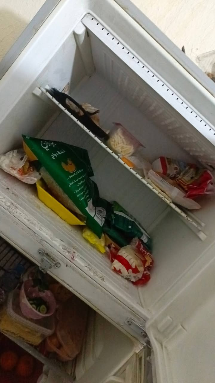 الثلاجه ١٢٥ وبيها مجال
الكاونتر 3 قطع ب ١١٥ وبي مجال 
الطباخ ب٣٠ وبي مجال 
مكاني بغداد المدينه


**إذا كنت صاحب هذا الإعلان وتريد حذفه لأي سبب، رجاءا أرسل رسالة إلى الدعم الفني**