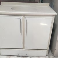 سنك مرمر • نضيف • خدش بسيط