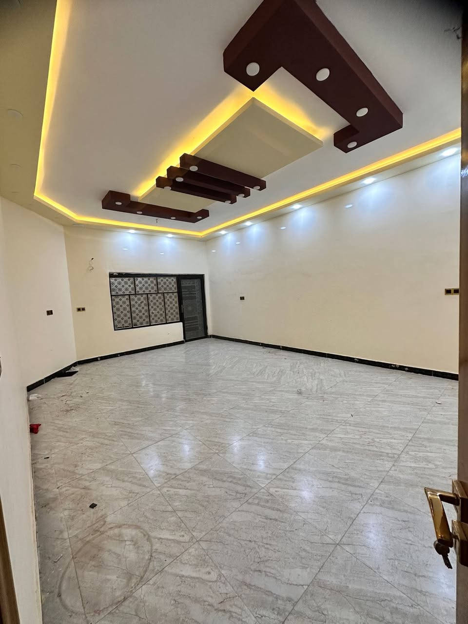 بيت طابقين موثث 
للايجار يصلح شركة 
 البصره الطويسه 
 المعلومات 
المساحه 350
يتكون استقبال رئيسيه
 صاله داخليه 
سته غرف منام
مطبخ صحيات 
كراج حديقه 
السعر 25دولار 
المعلومات اضافيه وتوضيح 
الاتصال على الارقام التاليه 

***********
في انتظاركم في مكتبنا الكائن حي عمان مجاور مركز فايا للتجميل 
نفتح ابوابنا للتلقي جميع اعلاناتكم التجاريه والسكنيه الايجار او لبيع للمتابعه والمشاركة ليصلك كل ما هو جديد يحص سوق العقار مع 
VIP للاستثمارالعقاري
