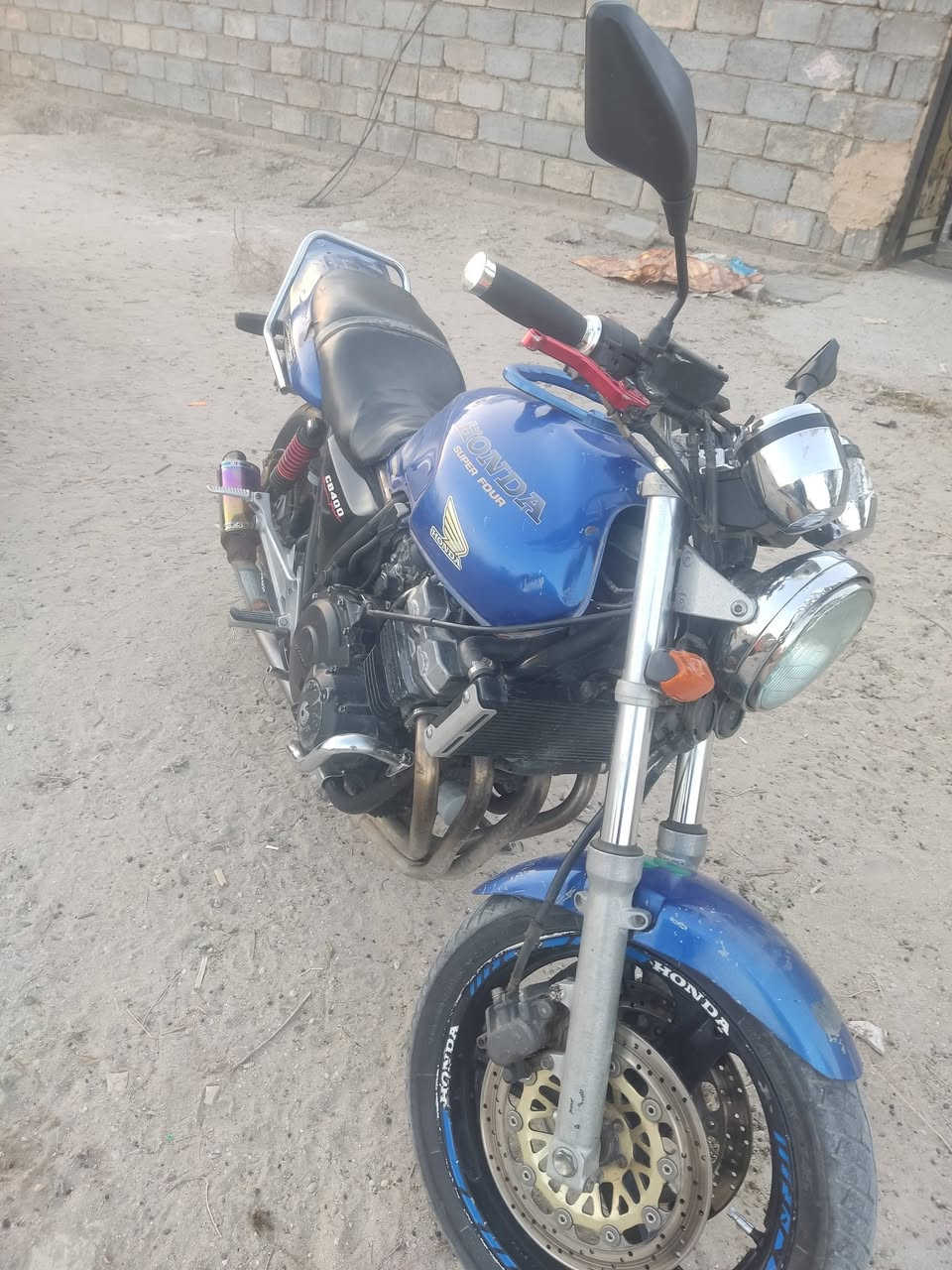 سيبي فور جيل اول16ولف
محرك خير من الله نشاط يشك لكاع
بدون اوراق 
سعر1200 وبيه مجال قليل
مكاني لانبار الكرمه 
رقم ***********
