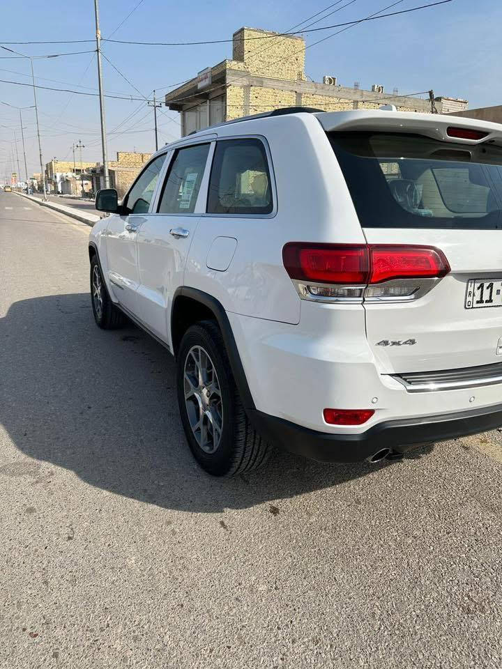 سلام عليكم
جيب كراند شيروكي  لمتد ( خـليـجـي ) 
‏‎موديل  (2020  فول مواصفات  
المحرك : V6.  3.6L ‎  
 السياره جديده 
ماشي73الف كيلو حقيقي
رقم بغداد الجديد بسمي تحويل ثاني يوم  ؟
سياره مكفوله من الصبغ و التبديل و البارد عد جز صبغ بالدعاميه فقط 
سياره جديده جدا 
سياره جديده استخدم شخصي و قليل 
‏‎ 
‏‎* المواصفات :
‏‎*رادار امامي وجانبي 
‏‎* نقطة عمياء .
‏‎*داخل جلد 
‏‎* دفع رباعي 4x4 . 
‏‎* فرش المقاعد من الجلد . 
‏‎*صفي المقاعد الأمامية كهربائية .
‏‎* ذاكرة لحفظ وضعيات الجلوس . 
‏‎* صفي المقاعد الأمامية مع تدفئة . 
‏‎* صف المقاعد الخلفية مع تدفئة . 
‏‎* ويل قياس 20 انج .
‏‎* مقود السائق كهربائي . 
‏‎* تدفئة ستيرن . 
‏‎* فتحت سقف .
‏‎* شاشه كبيرة 8.4 انج .
‏‎* نظام الملاحة (GPS) . 
‏‎* نظام خاص للطرق الوعرة . 
‏‎* مصابيح امامية زنون . 
‏‎* المصابيح الأمامية مع LED لايت  تبديل عدسات 4 دولار. 
‏‎* كشافات ضباب بروجكتر زنون . 
‏‎* تشغيل عن بعد .
‏‎* صندوق كهربائي .
‏‎*  حساسات أمامية . 
‏‎*  حساسات خلفية .
‏‎* كاميرا خلفية .
‏‎* بخاخ ماء لتنظيف المصابيح الامامية .
‏‎* مرايا بخاصية التعتيم الذاتي . 
‏‎* مرايا جانبية قابلة للطي . 
‏‎* بلوتوث تلفون . 
‏‎* محدد سرعة . 
‏‎* نظام تشغيل واطفاء اوتماتيكي للمحرك للتوفير من صرف الوقود . ( Auto Start System ) .
‏‎* نظام بريك اوتماتيكي ( Auto Break System ) .
السعر 288وبيها مجال مكان السياره ميسان رقمي ***********
