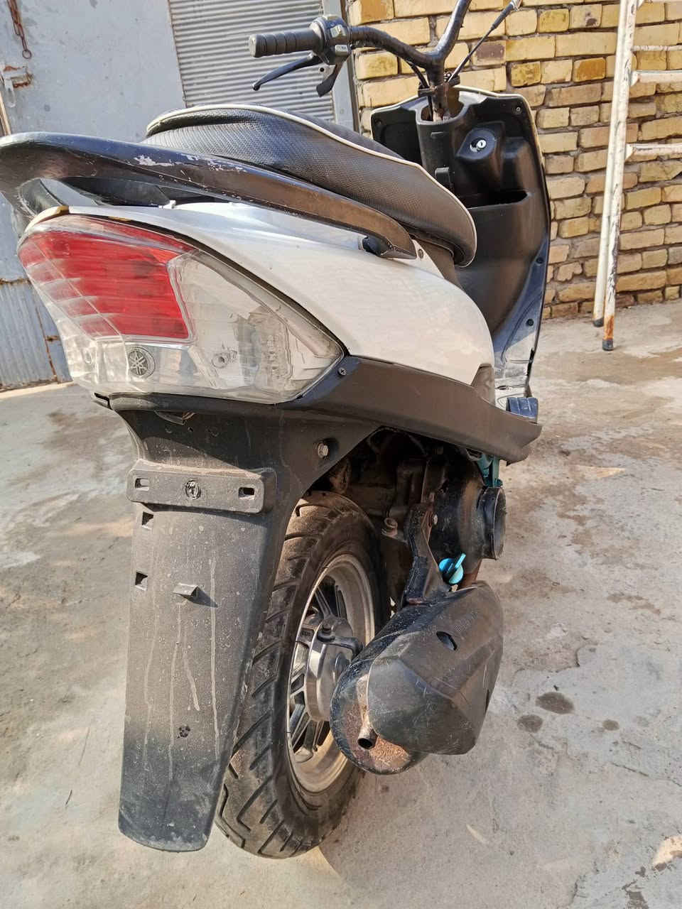 يــــــــا الله 
ماكس عدلة للبيع 
بوشه جانت 55 حالين بدلتها 49 
نضيفه الدراجه  ب 400 و بيها مجال 
راسلني واتساب و تدلل *********** 
العنوان العماره حي المعلمين 👏
