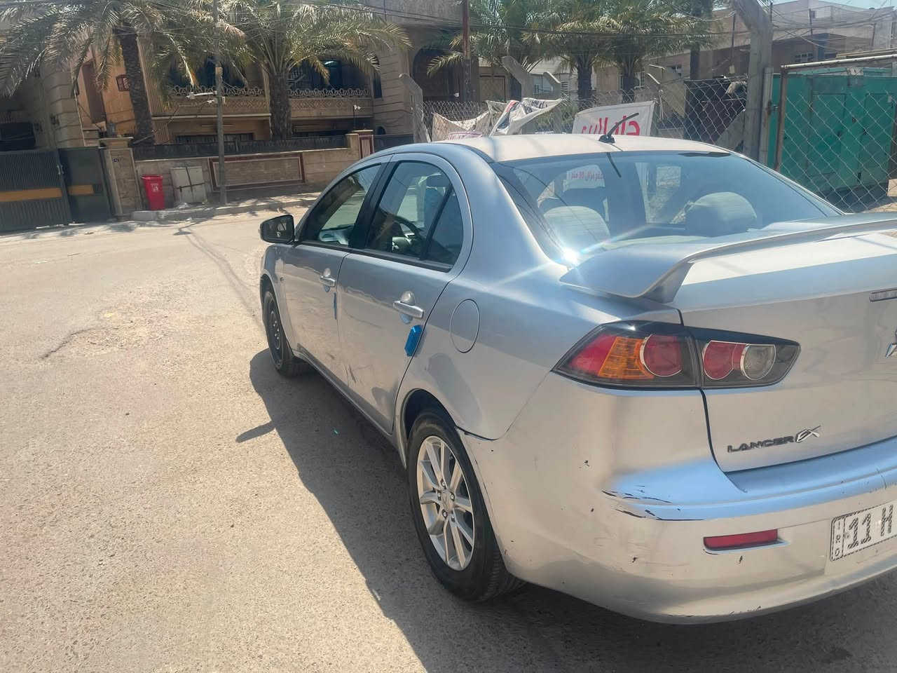 السلام عليكم
لانسر 2016 خليجي 
مكينه قبل شهرين شادها السيارة نظيفة بيها تلحيضات
مبدل بنيد والباقي مكانات بارد باسمي السياره  ب 79  مكاني بغداد الشعب ***********
