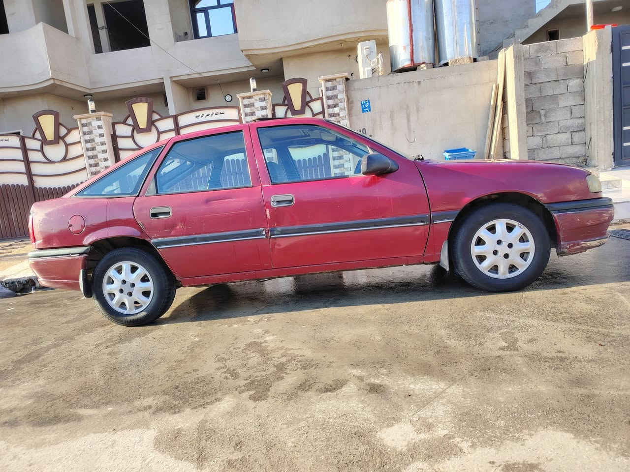 للبيع فكتره موديل 93 حجم 20 فول تومتيك محرك وكير شرط السياره بدون ضرر لل استفسار اتصال عل رقم ***********
