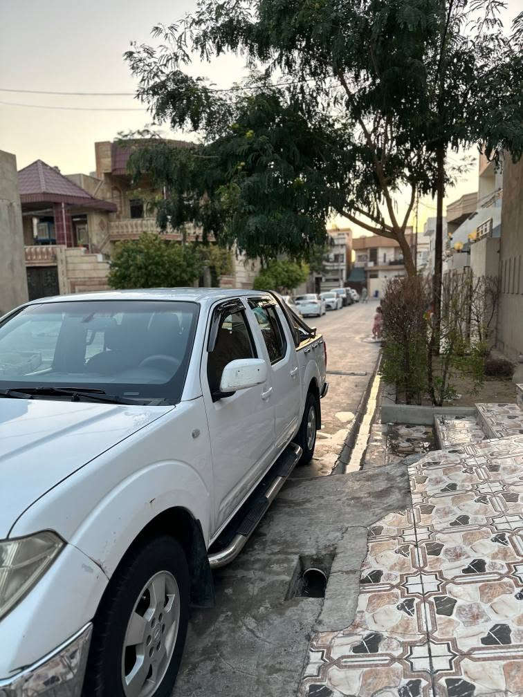 السلام علیکم نيسان نافارا ٢٠٠٩ LE  للبيع.. گير اوتوماتيك بالشرط ٤ جامات كهربائي ... محرك مفتوح بالشرط لاصرف لا بخار... تبريد شغال بالشرط... تحديد سرعة تحكم بالستيرن شغال... كهربائيات كلها شغالة... صدر وحدادية جديدة وبالشرط... بطارية جديدة... السيارة صبغ حزام بخ للجمالية بدون دواخل... السيارة مكانها كركوك وبيها دفتر بنزين... رقم اربيل الدولي... السيارة بإسمي وشرط التحويل...السعر 88 ورقة وبيها مجال... رقم الموبايل *********** وبيها واتساب.... كركوك, العراق
