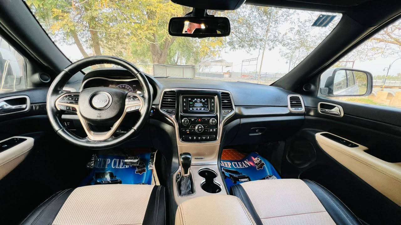 تم تنزيل السعررر 
جيب لاريدو 2016 بغداد بااسمي فول مواصفات عدا الفتحه السونار مرفق بالمنشور

ضررها فقط جاملغ خلفي وباب خلفي والباقي كفاله كير مكينه تبريد تخم تاير كله جديد 

السيارة معروضه168$قفل قفل والشراي يتصل وعيوني اله

***********
