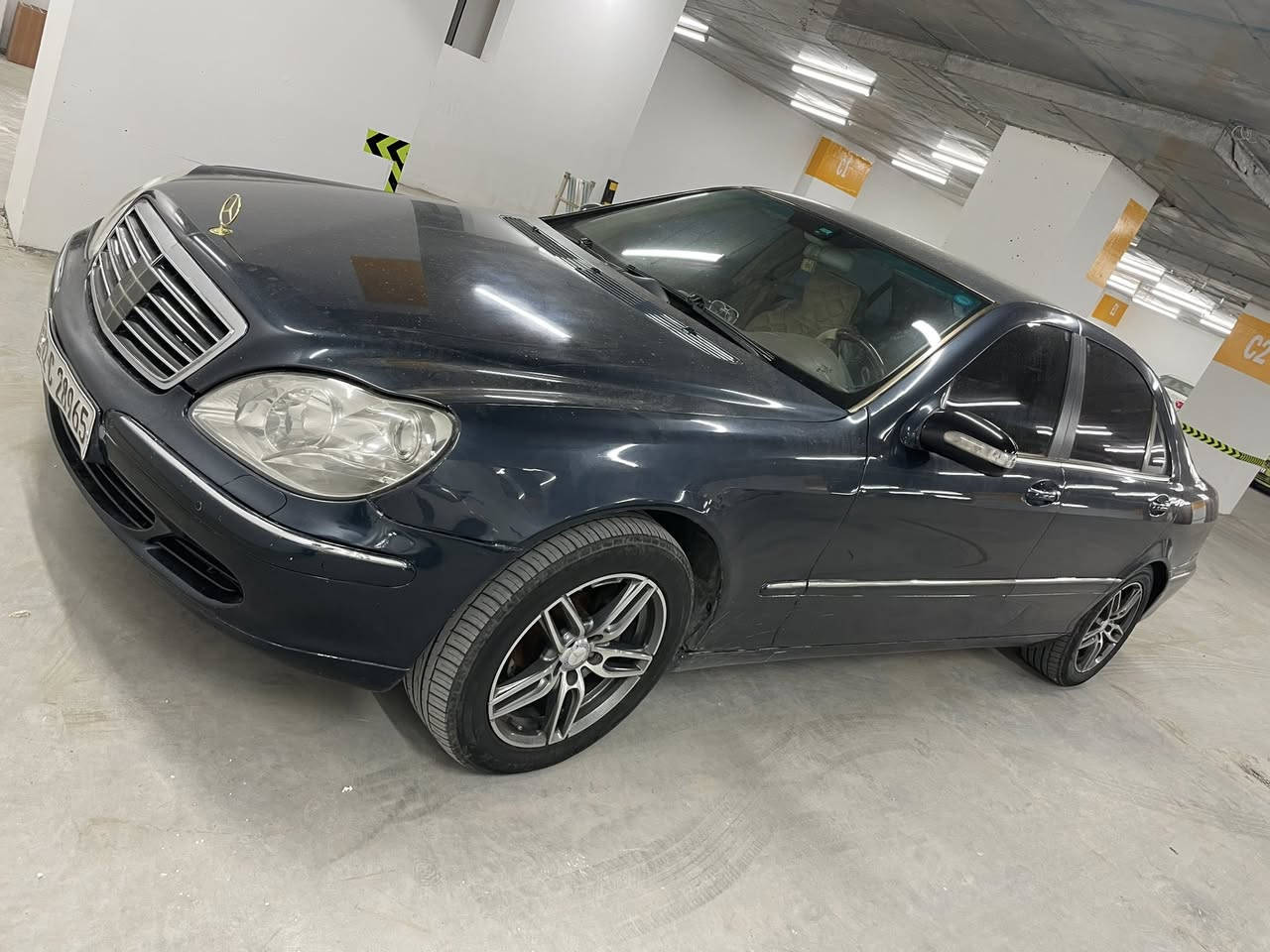 بيع
السعر ١٣٠
السياره مواصفات خاصه مو عاديه

 ماشيه ١٣٣ الف فقط

Mercedes -Benz

S 500L

Model :2004 أصل

العدد والاسبير والكتلوكات كلها موجودة 
كتاب تظليل سنه كامله

#رقم السيارة : شمالي اربيل وباسمي هزة جديدة سنوية مجددة 

#مكان السيارة : بغداد ------------------------------------
سلام عليكم 
للبيع  مرسيدس غواصة موديل 2004 اصل حجم S 500 L باب طويل  مكفولة من الضربة والحادث صبغ جماليه فقط

1_ رادار امامي +توقف ذاتي + تسارع وتباطئ اوتو
2_جنطه كهرباء فتح وغلق
3_كير محرك تبريد بشرط
4_كروز سرعة🔒 
6_  شاشة ا🖥
7_ مري قلاب مع البك
8_صندوق شفط
9_انارة ترحيب💡 خارجية وداخلية ⁦⚔️⁩
10_شاشة اعطال💬
11_داخل جديد جدا  كهرباء ⁦⚔️⁩
12_لايت زنون 
14_ ايرباكات سليمة 
15ويل 17 
16_سستم صوت BOSS 
17_صدر امامي خلفي جديد ⁦🛠️⁩
18_حساس مطر💦
19_هزة وفحص جدد+سنوية جديدة  
20_لايت اوتو   ⚔️
21_ وضعيات قيادة سبورت وعادي واوتو🔥
22 ثلاجة خلفية 
23 لايت داينمك مع حركة الستيرن
24 داخل جلد بيجي جديد
25 بردة كهرباء
26 برده ابواب
27 جام ازرق عازل للحرارة
28 استيرن تدفئه
29 دوس نيكل كروم 
30 أربع جوبلسات تصعد وتنزل حسب رغبة الشخص
31 كير ثلاث وضعيات
33 كشنات تدفئه تبريد مساااج
34 كشنات خزن ميموري 3 وضعيات
36 كشنات أمامية خلفية كهربا
37 تحكم استيرن 
-------------------------------

***********
