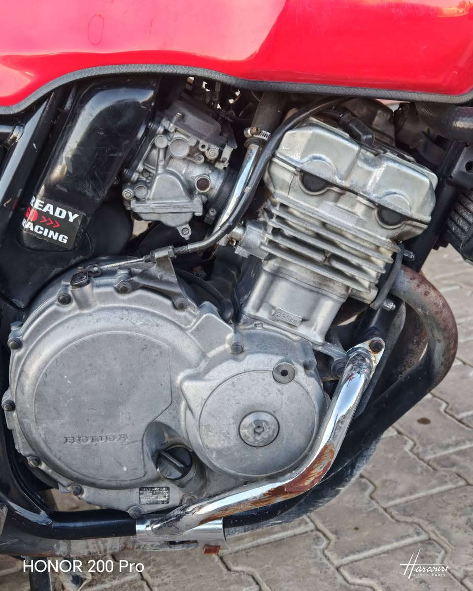 CB4 400CC
كفاله عامه أخت الزيرو 
جيل اول كابريتر بلكات كلهن مامفتوح بيها برغي
السعر 16 نهائي
***********
***********
