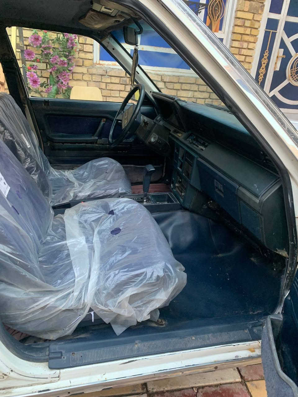 السلام عليكم ..للبيع فقط سياره سوبر موديل 85 رقم بغداد مشروع وطني سنويه جديده وهزه بأسمنه ..سياره بلاديه وجاهزه مكينتنه لبلاديه گير اوتوماتيك لاتنقيص ولاتبخير سياره جاهزه كهربائيات تخم تاير دواخل جديده ..عنواني الناصريه  مركز المحافظه ..ألشوفه ..السعر 42 وبيهه مجال..***********
