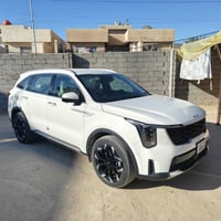 كيا سورنتو 2025  ماشيه 10الف مكفوله من البارد.     اكو كشط موضح بل صور...