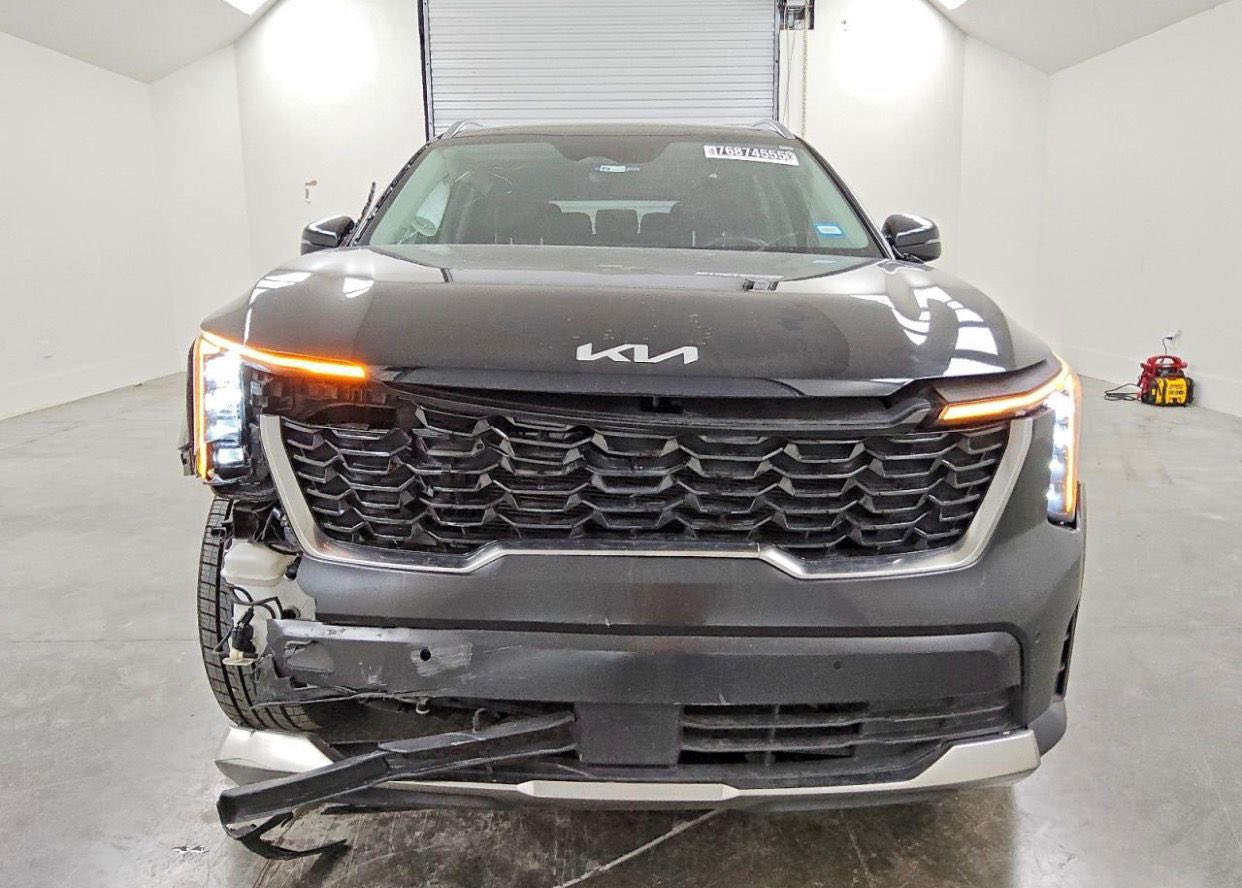 السلام عليكم
سورنتو 2024
حادث مثل ماواضح بصوره
فول عده الفتحه
موعد الوصل25/4 
السعر واصل للميناء بدون كمرك
وتصليح155 
***********
