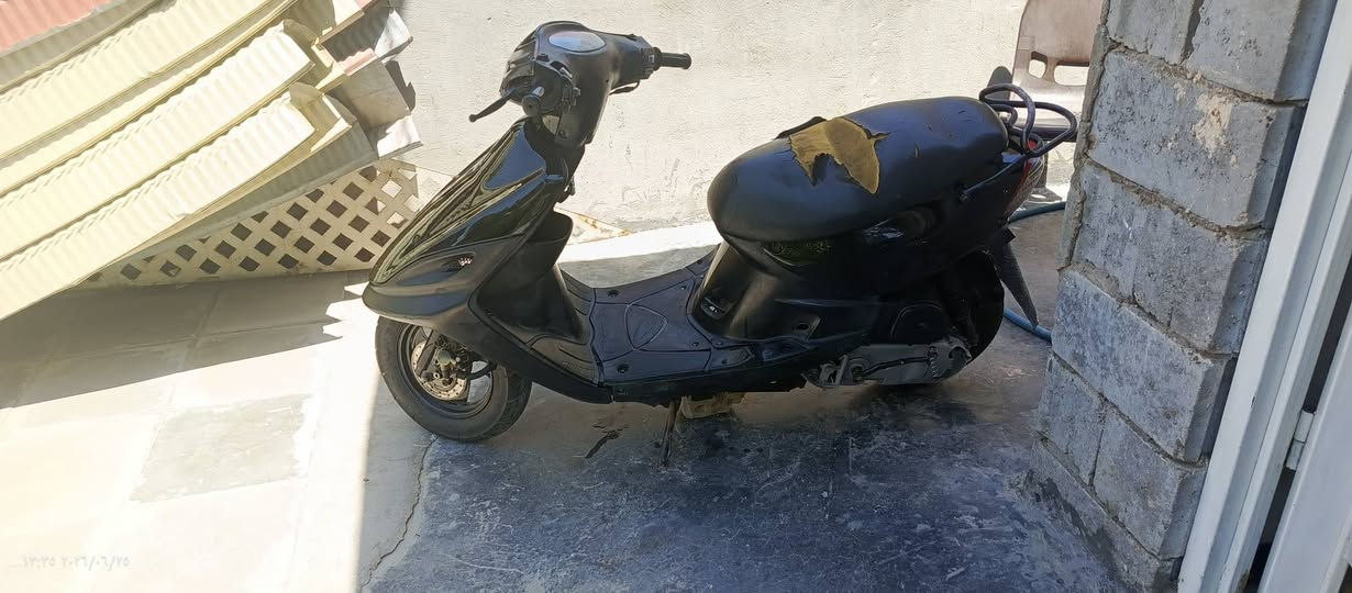 السلام عليكم دراجه للبيع بصمه 
كهربائيات شغاله ماكينه نظيفه تاير جديده 
بغداد شرطه الخامسه سويرب رقم الهاتف 
 ***********
سعر 250
