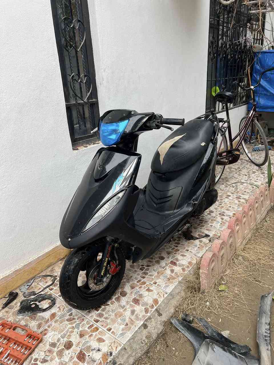 ماكس عدله  ع بلاد
دراجه ع ابرد شي نكره سلف شرط
ملاحته خفيف حلوه
كفرات بلادي
مكينه بلادي ٤٩ ماعرف مفتوح لو لا كدامك
كهرباءيات كامل
فقط يحتاج راجز وكلج امامي يطلع صوت فقط  سعره ٤٧٥


**إذا كنت صاحب هذا الإعلان وتريد حذفه لأي سبب، رجاءا أرسل رسالة إلى الدعم الفني**