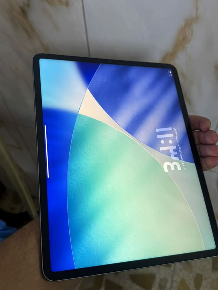 ايباد M2 للبيع ذاكره 128 بطاريه 86 كلشي ما مبدل بي بس بي ضربه خفيفه وشخط للاستفسار ***********
