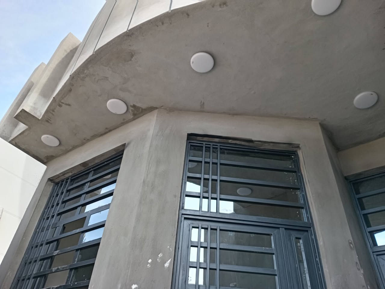 مشتمل للبيع في منطقة السفحه الثانيه بل 8 الاف خلف شارع أحمد الوائلي بيتونه مسكوفه سندوج جاهز للسكن ماء وكهرباء بلباب بأسمي ينباع نقد 53 اوبيه مجال للاستفسار ***********
