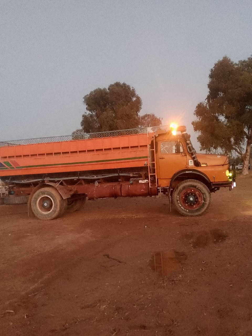 سلام عليكم البيع قجمه البيع موديل 81 سياره جاهزه مكينه ستندر كير 25 عادي شاصي خام متاور ثاني يوم الهاتف ***********
