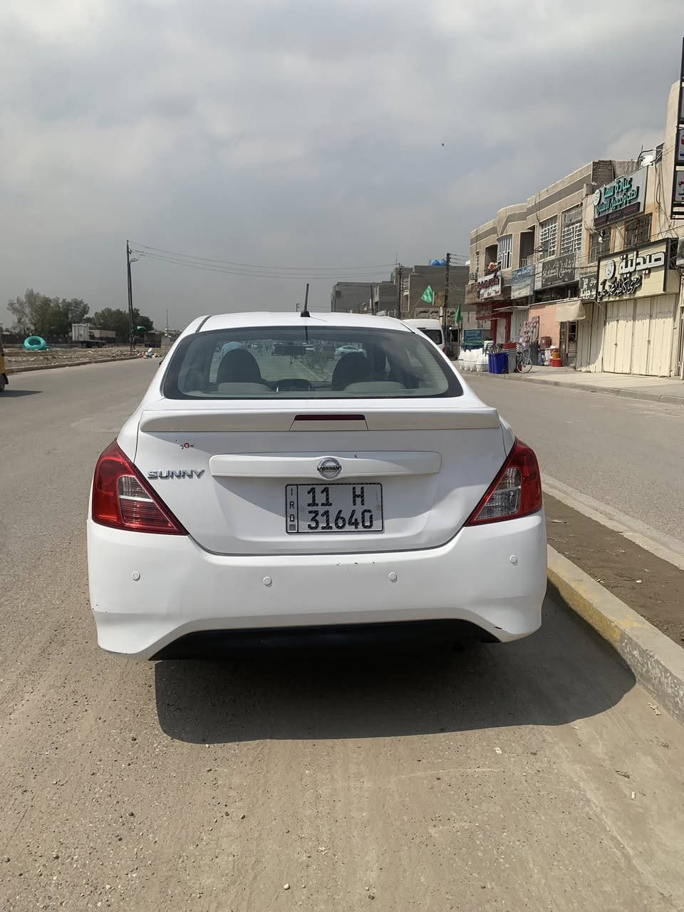 السلام عليكم 
نيسان سني موديل 2020 هندي بلبته الزركة 
السيارة مكفولة من الحادث وكير ومكينة وتبريد مكفولات 
بيها رصعات اثر حالوب 
ممشى السيارة 110الف 
السعر 105 وبيها مجال 
المكان العبيدي /شهداء الاولى 
رقم الهاتف :***********
