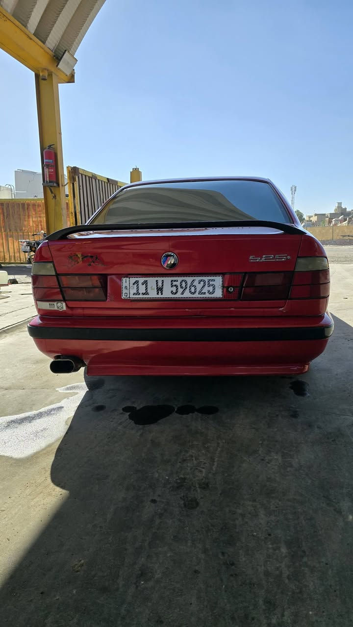 السلام عليكم احبتي من رخصت الادمن المحترم 
سياره BMW 525 بجم عريض رقم بغداد بسمي ميكنه 6  سلنرد بلادي مسكر تك فانوس بليته اصل 525 كشنات مخمل بلادي فتحه سقف سلايت طكتين كهربائيات لاجطل ولا مواصل ضفيره عدله كير   2000 عادي جاترك رياضي ترايك وين متريد بل واقع احلا من الصور  ***********.السعر  ٦٠وبيها مجال وشعدك مراوس حسب القناعه
