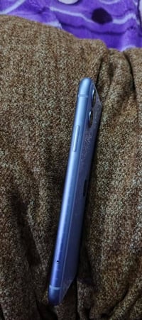 آيفون ١١ عادي • نضيف ١٠٠ • بطارية ٧٨