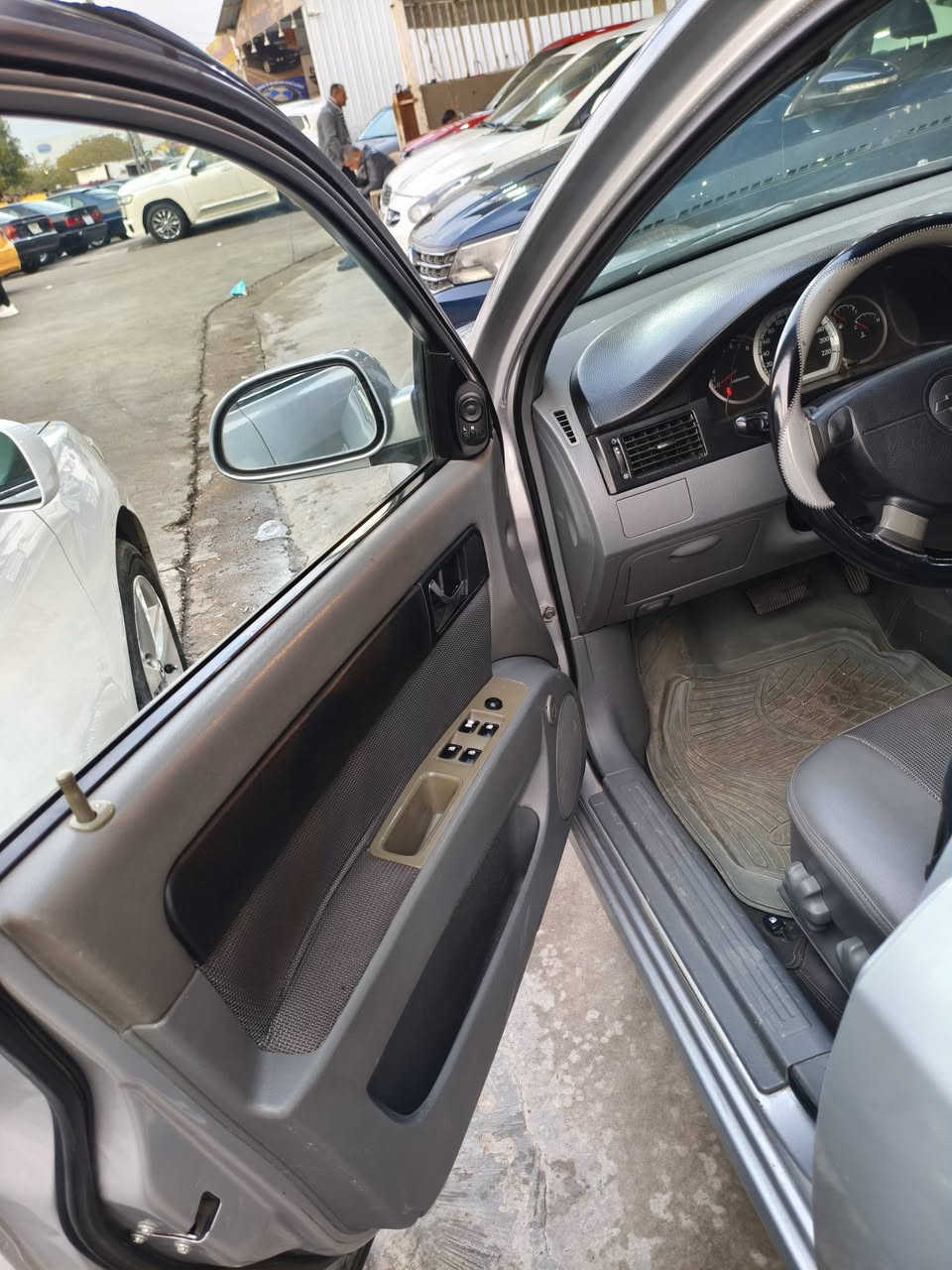 سلام عليكم سياره اوبترا للبيع موديل 2009سياره صبغ عام جماليه كير اوتماتيك سنويه جديده دفتر بانزين موجوده شرط تحويل والغرامات مكان سياره كركوك والسعر 75وبيها مجال وللأستفسار الرقم ***********
