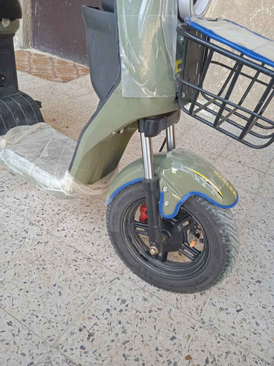 السلام عليكم متاح دراجه شحن ار ٩ ٥ بطاريات الدراجه جديده السعر ٤٧٥ المكان بغداد  تواصل الرقم *********** أو خاص
