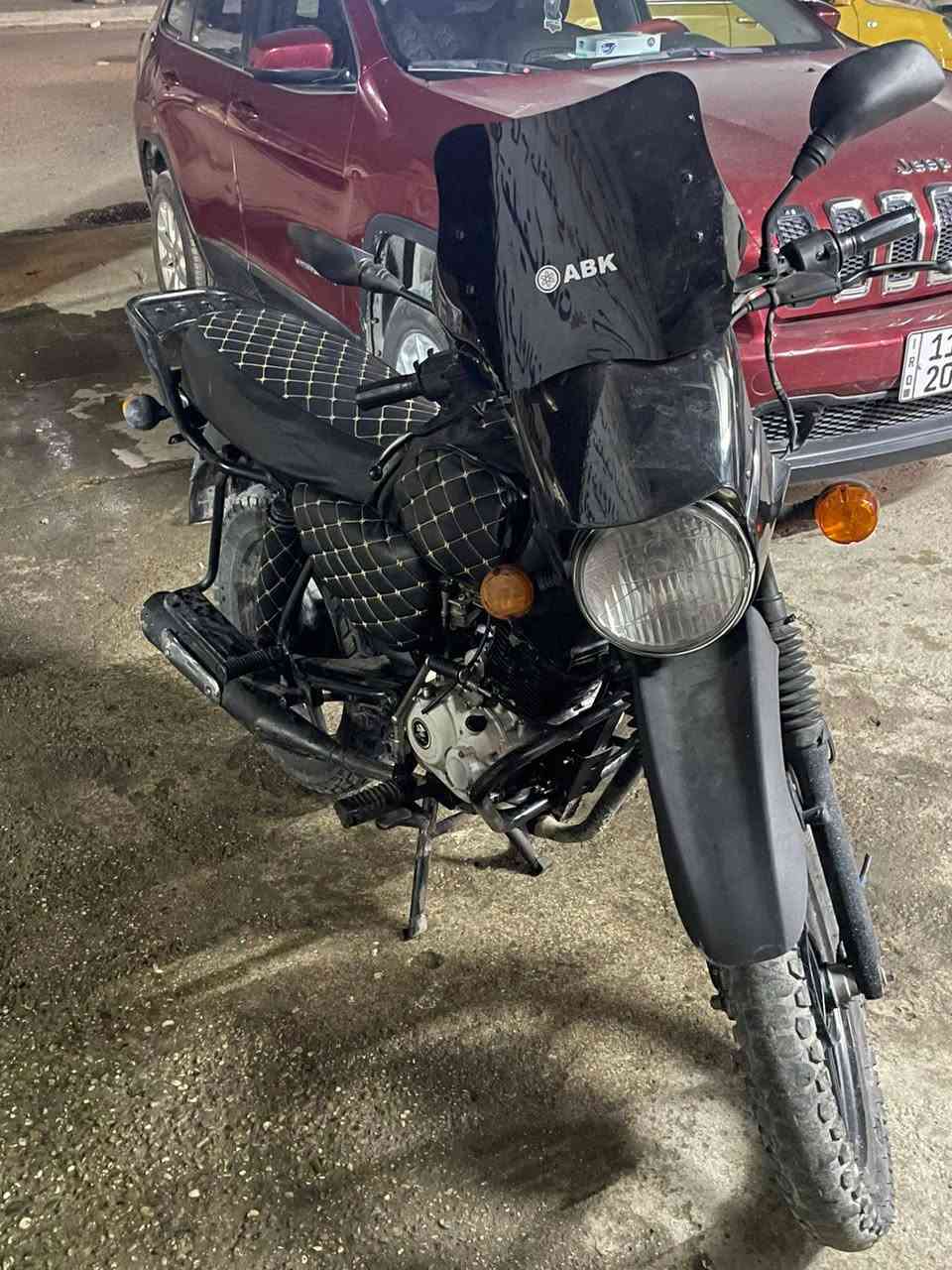 السلام عليكم بوكسر جبلي موديل 23 اوراق كامله اصولي 
ماشي بمعاملة الترقيم مخصص الها رقم وكمرك مدفوع 
باقي بس ع الاستلام دراجه مجفته وكاله مكينه خرسه 
مكفوله من كلشي رايده ب 1400 بيها مجال مكاني بغداد الغزاليه *********** متواجد واتساب واتصال
