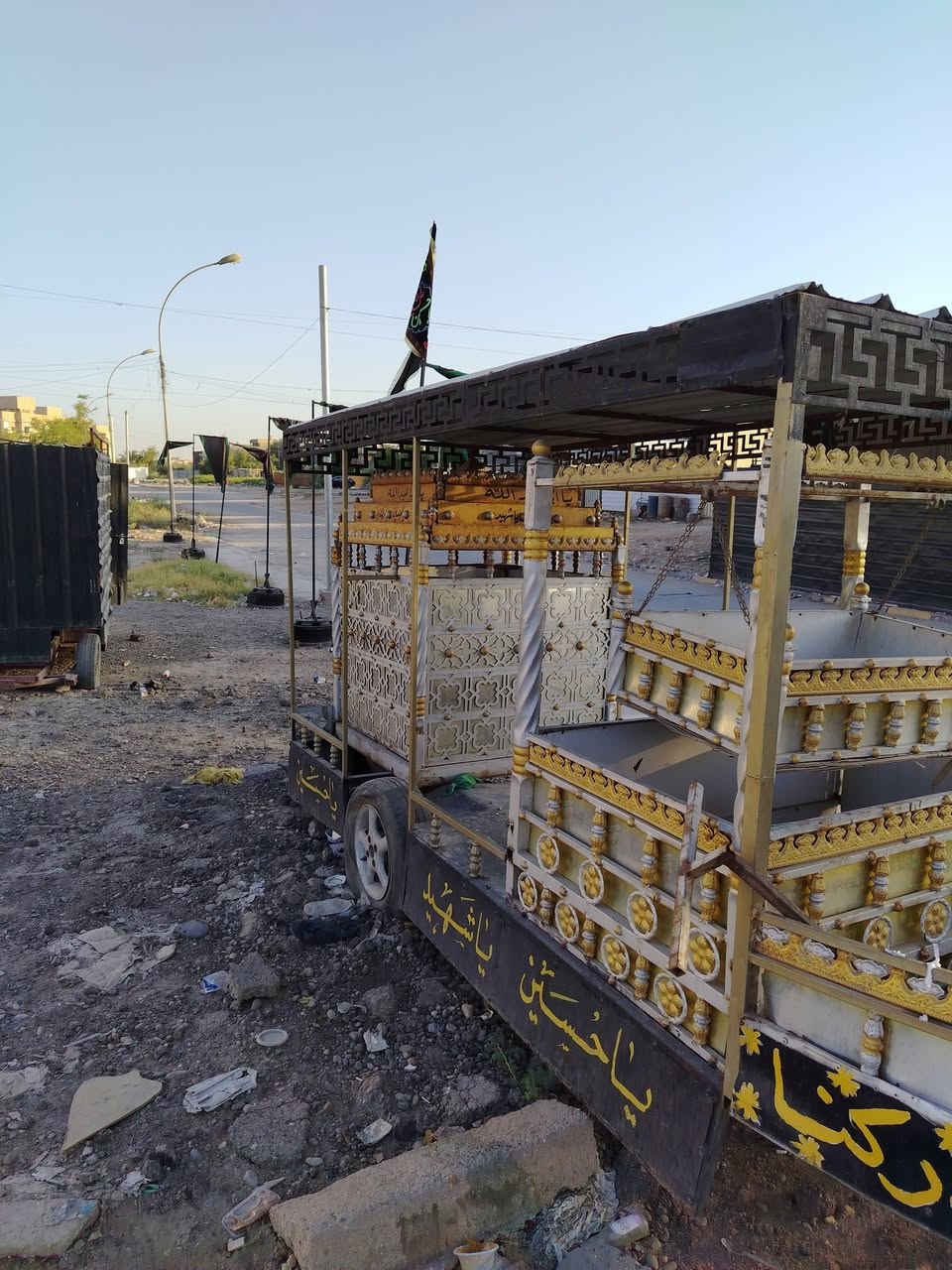 عربانه للبيع ترهم مال زنجيل او واجه موكب تحتوي علامهدعبدالله ارضيع وحضره بسعر 750العنوان بغداد محموديه ***********
