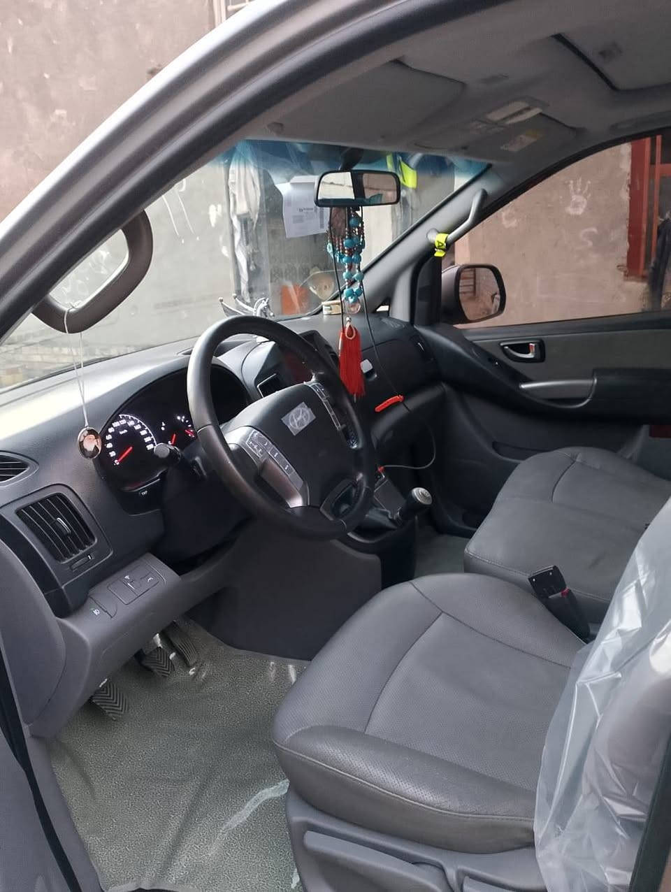 السلام عليكم ستاركس للبيع موديل 2020 بانزين اصل رقم اربيل بسمي تريد تحول تريد وكاله  سيارة فول موصفات فتحات كير عادي سيارة جديدة بمعنه الكلمه ماشيه 90الف سيارة جاهزه من كلشي درع خلفي ويل في ابي شاشه تاب بك ليت 20 مرايات 20شفط سعر 270 وبيها مجال رقمي ***********
***********
