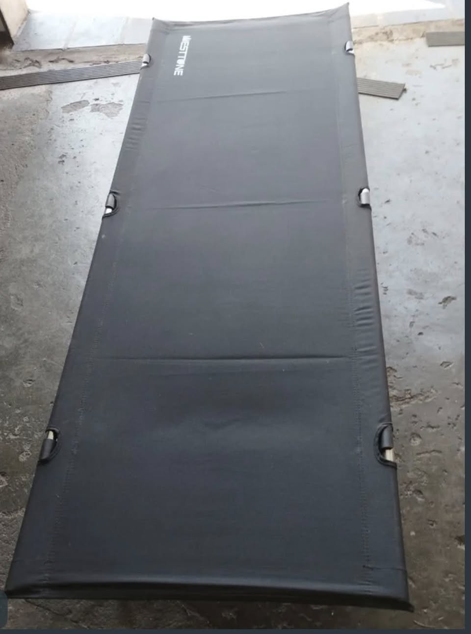 سرير بهذا الشكل الطول 190 والعرض 65  السعر 40 الف


**إذا كنت صاحب هذا الإعلان وتريد حذفه لأي سبب، رجاءا أرسل رسالة إلى الدعم الفني**