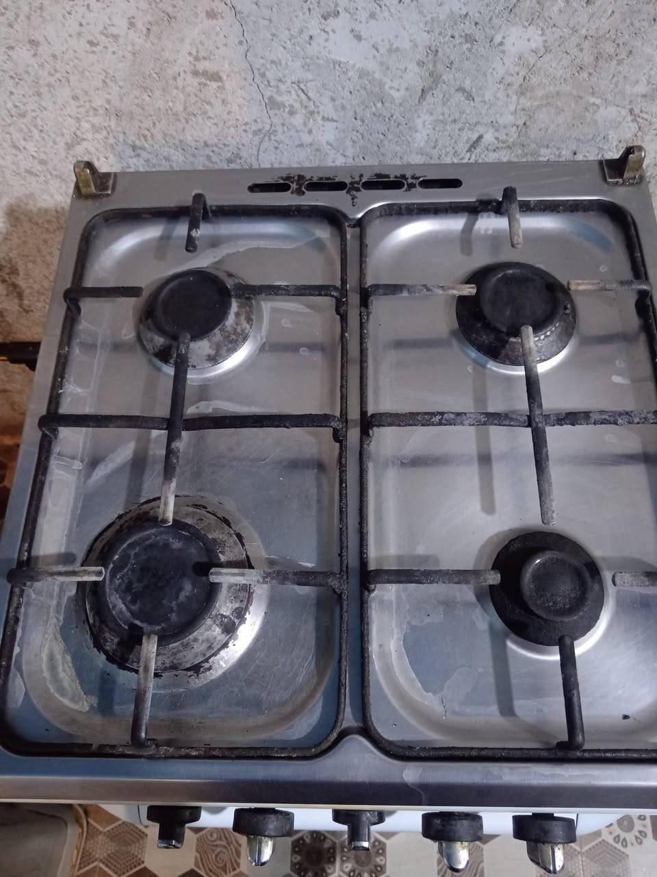 السلام عليكم طباخ جاهز وشغال فرن هم سعر 75 بي مجال ***********
