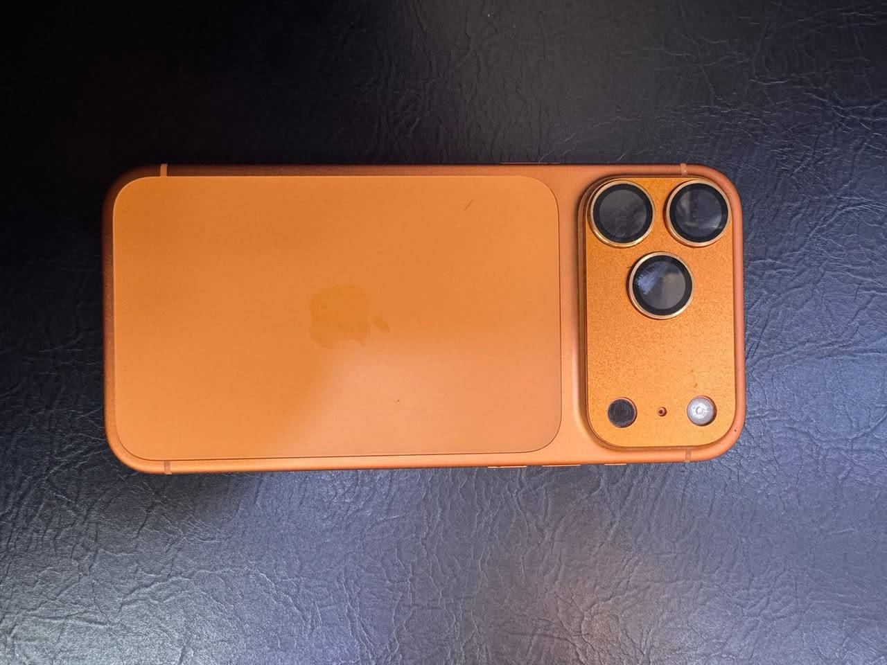 لسلام عليكم ايفون 17 برو ماكس  دبل سيم ذاكره 256 بطاريه 100 عدد دورات الشحن 94  الجهاز نضيف بلصفاح موضح بلصوره شويه لونه ماعرف فجئه هيج صار


**إذا كنت صاحب هذا الإعلان وتريد حذفه لأي سبب، رجاءا أرسل رسالة إلى الدعم الفني**