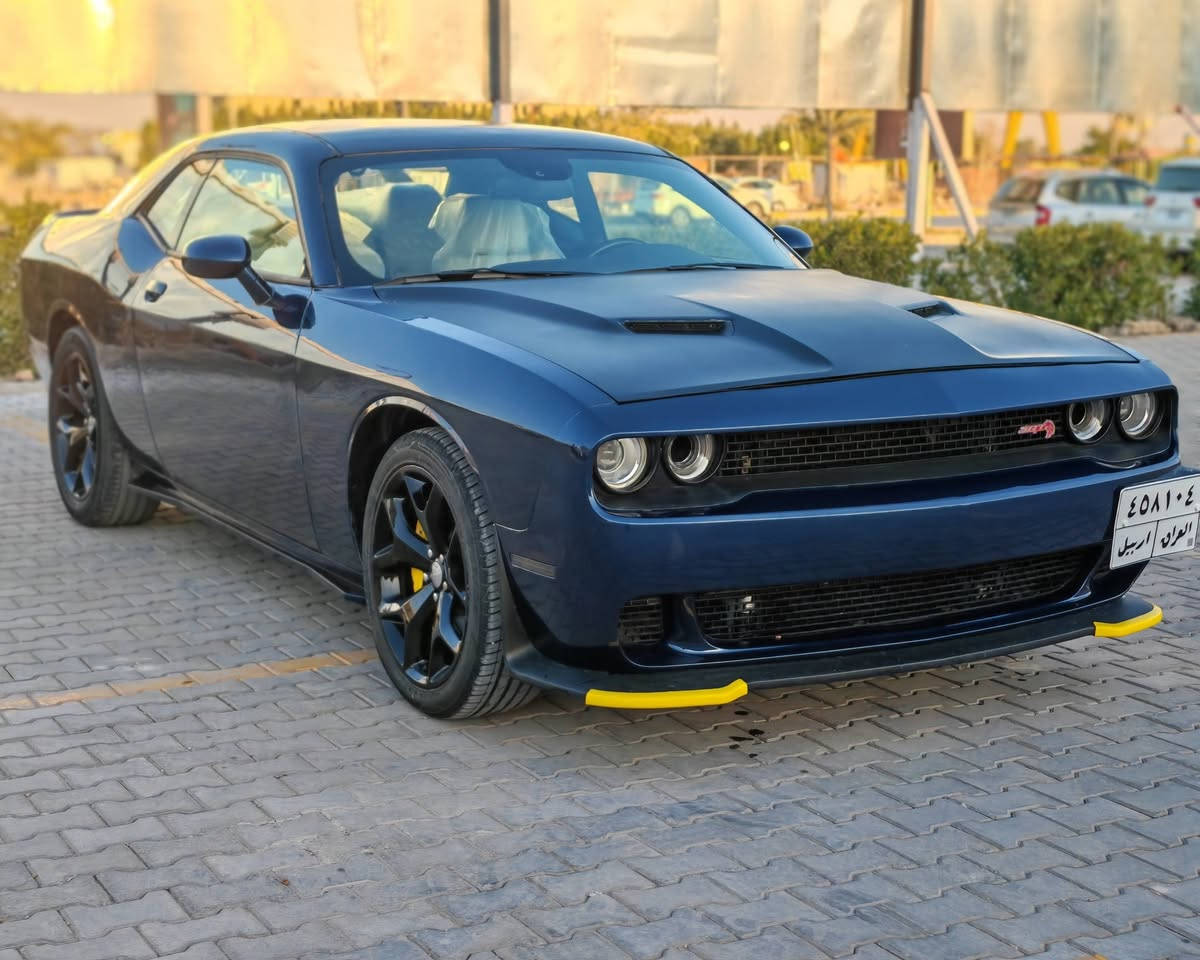 السلام عليكم
جالنجر موديل 2016 SXT 
حادث جاملغ وبنيد صفحه اليمين 
عمرته السياره من الف للياء 
جاهزه من كلشي حرفيا حداديه 
كير محرك كهربائيات تايرات دهن فلاتر 
غرفه كله جديد واصلي يشهد الله 
صبغ حزام درجه اولى شوف واحكم بنفسك بالعافيه على الياخذه 
السعر 142 بيه مجال للطيبين 

تلفوني ***********
