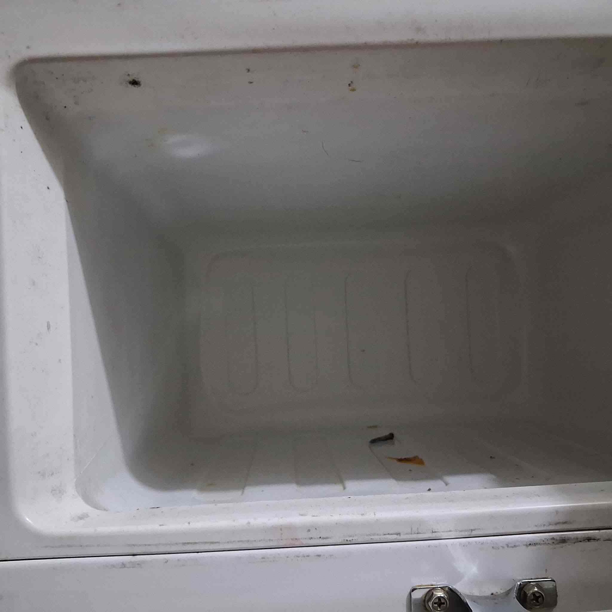 ثلاجه للبيع نضيفه بعدهه جديده سعر ١٠٠قفل 
متوفر توصيل خارج عن سعر لغراض


**إذا كنت صاحب هذا الإعلان وتريد حذفه لأي سبب، رجاءا أرسل رسالة إلى الدعم الفني**