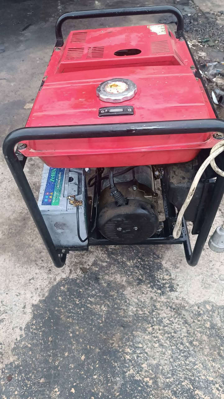 مۆلیدە گاز 25 امپێر ،  زۆر خاوێنە ، دەنگی نەرم و کارەبای بەهێزە ، تولید گگەورەیە، بەشەرتە هەموو گیانی 
***********
*********** اكر, نينوى
