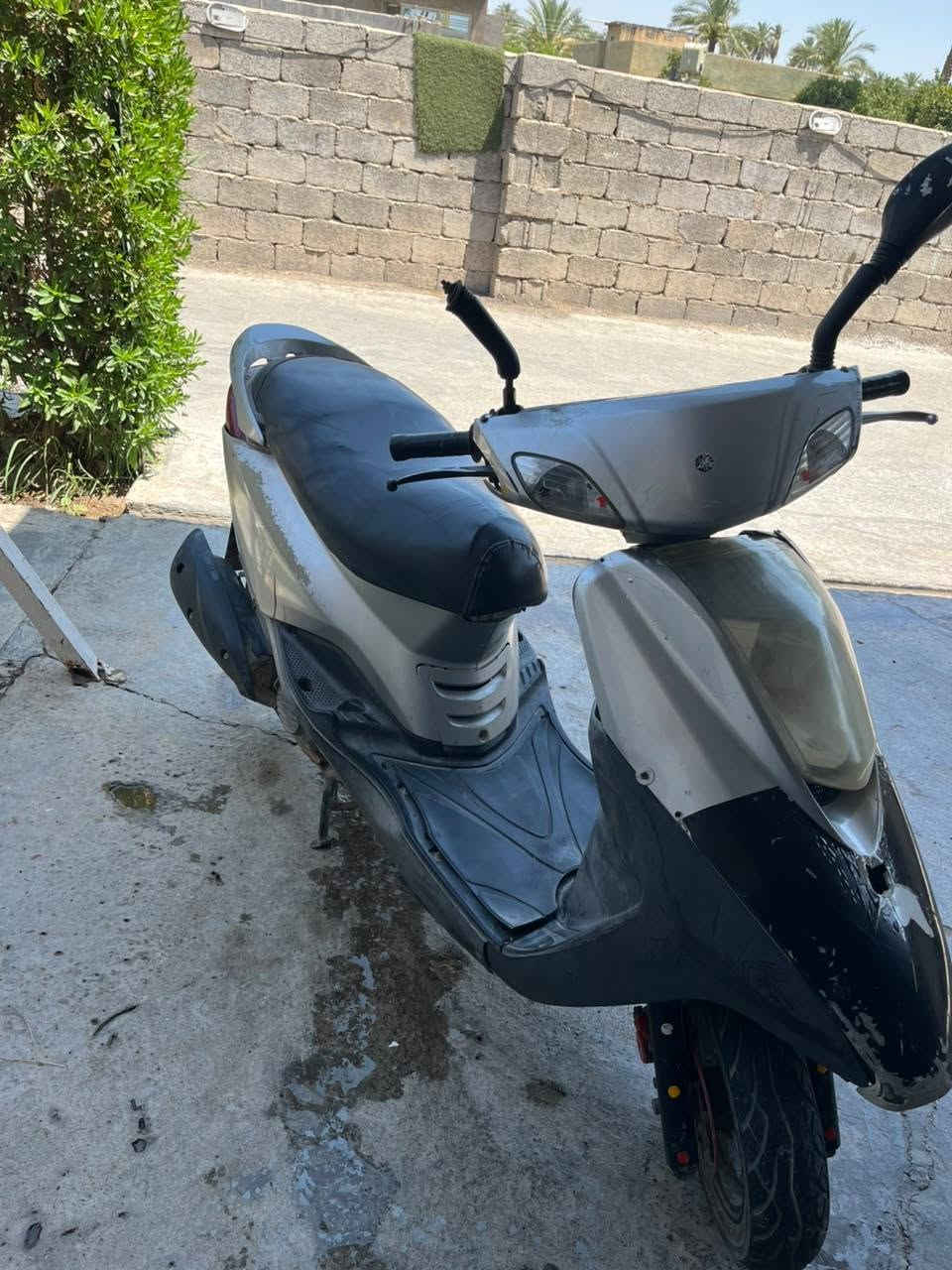 سلام عليكم دراجة بانزين بريز للبيع 
مجفت المحرك 
وبعد مابيها شي 
تشتغل سلف وهندر 
التفاصيل خاص اكثر 
***********
العنوان بغداد جسر المثنى
