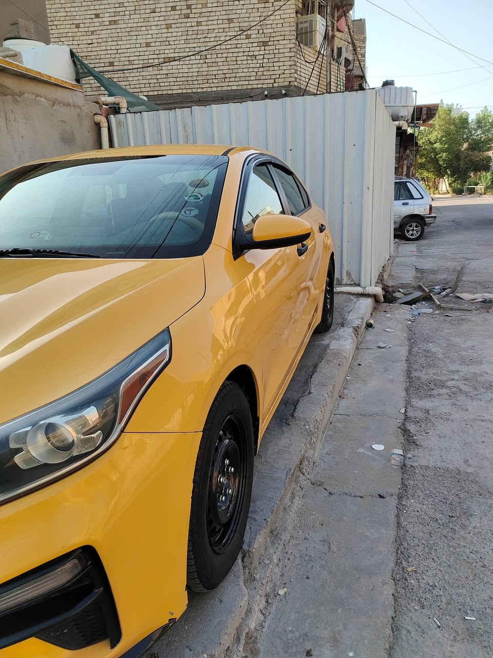 سلام عليكم اخوان للبيع او مراوس كيا فورتي موديل ٢٠١٩ وارد امريكي حادثها الجاملغ  الخلفي عكس السايق والباقي مكفول ماشية ١٢٣ رقم بغداد مشروع وطني بأسمنا كير محرك تبريد تخم تاير صدر امامي خلفي جديد مواصفات السيارة 
شاشة 
كامرة 
رادار 
حساسات 
تحديد سرعة
تحديد مسار 
مكاني بغداد الكمالية *********** رقم صاحب السيارة السعر 130 وبيها مجال
