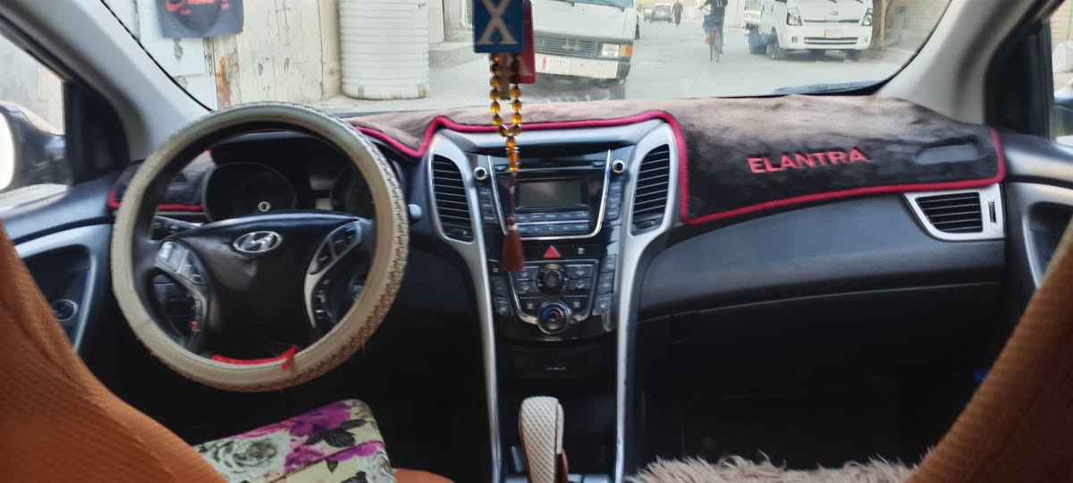 سلام عليكم
سياره للبيع الإنتره موديل 13 مصفره غرامات السعر 75 وبيه مجال 
***********
موجوده بغداد
