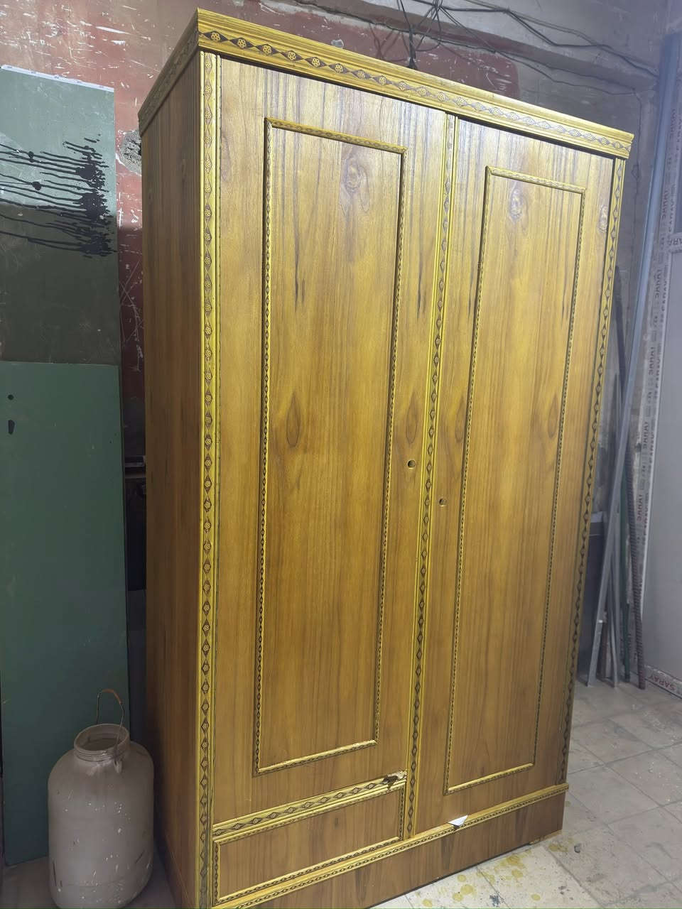 يوجد كناتير للبيع العنوان ديالى بعقوبة المفرق للاستفسار الاتصال 
على ***********
