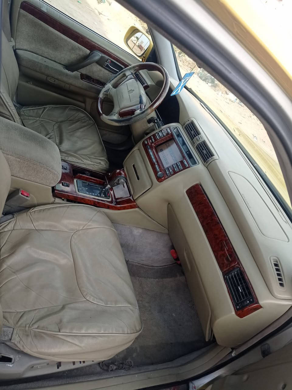 السلام عليكم ملكه للبيع اصولي 
كير ومحرك قبل شهر شادهن +دكمتين +محرك D4الجبير +دبل شاشه 
سياره خطه بغداد نجف 
معامله واصل بيه لنص بس تدفع رسومه يعني جاهزه 
55وبيه مجال حك. الجيه  بيه قماره فقط  
مكاني نجف شارع المطار القديم 
واتساب ***********
