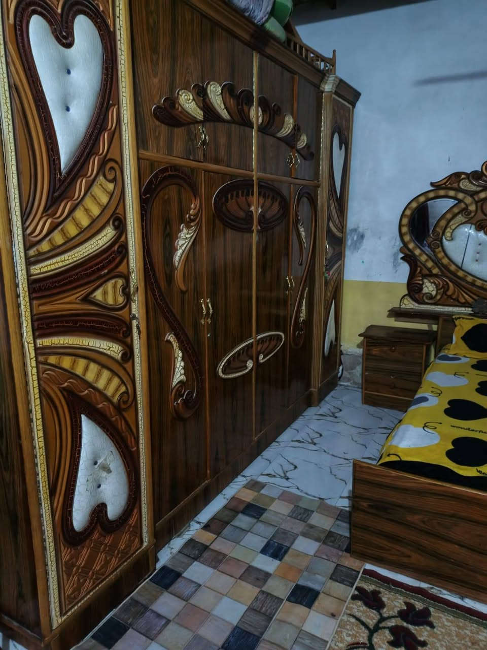 السلام عليكم غرفة نوم صاج مثل ما واظحه بصوره المكان كوت شارع النفط السعر 800 وبيهة مجال
***********
